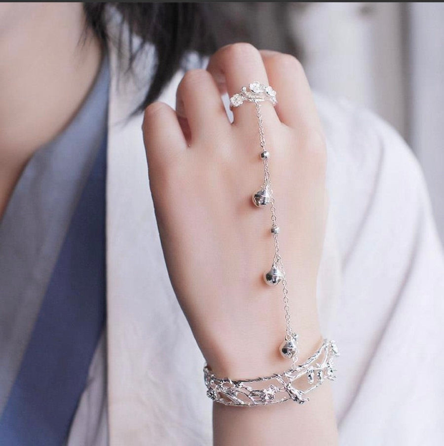 Slave Style ring bracelet that will make your heart beats