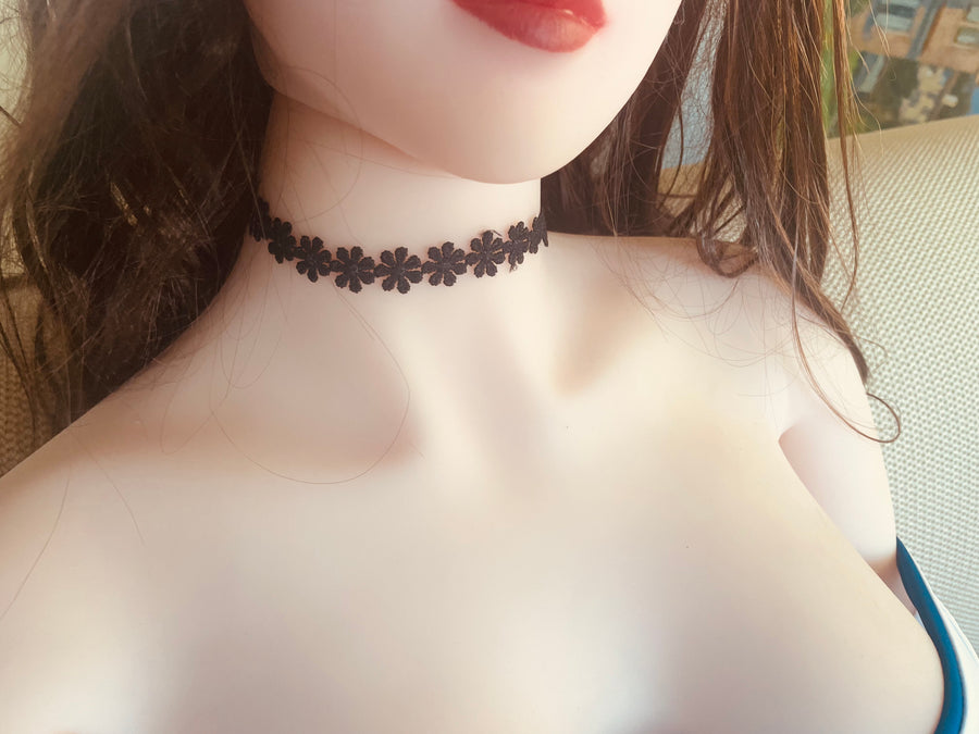 Sexy choker comes in two pairs